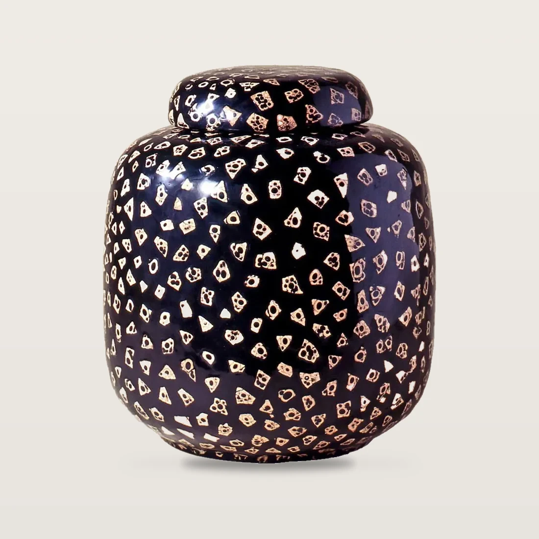 Ginger Pot, spot noir